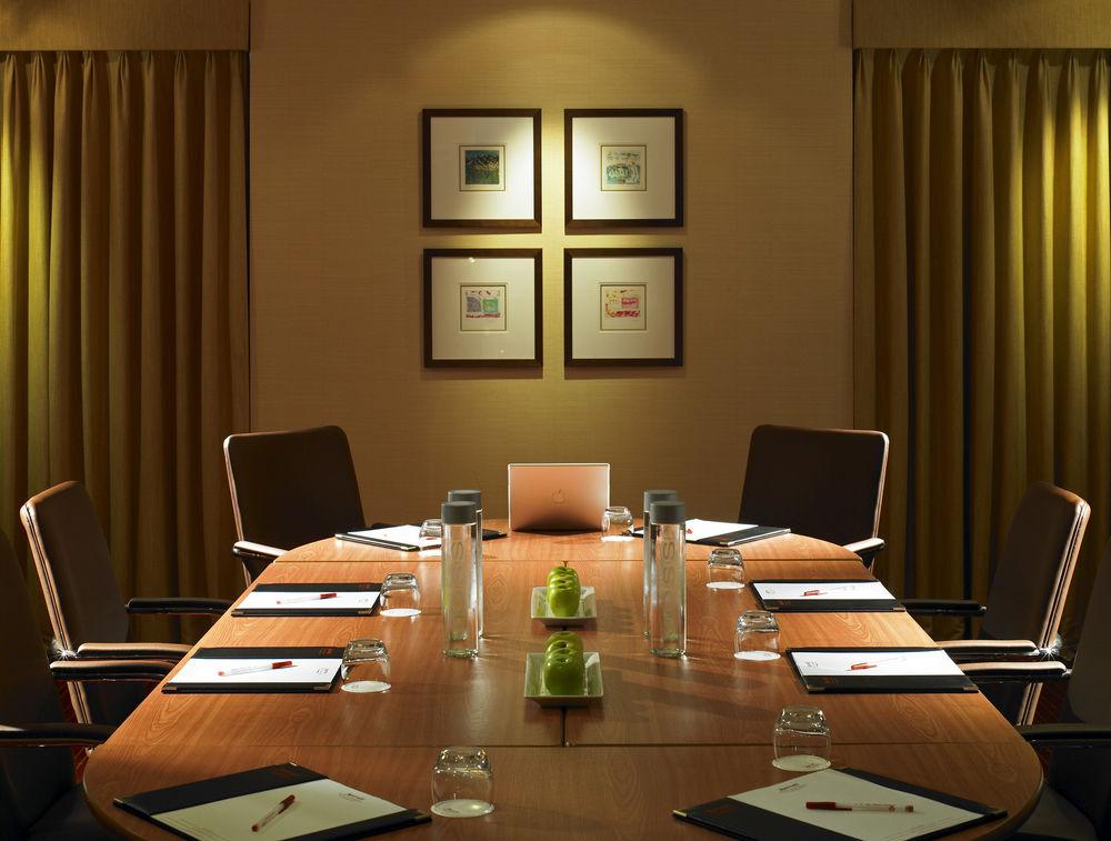 Delta Hotels By Marriott Bexleyheath Extérieur photo